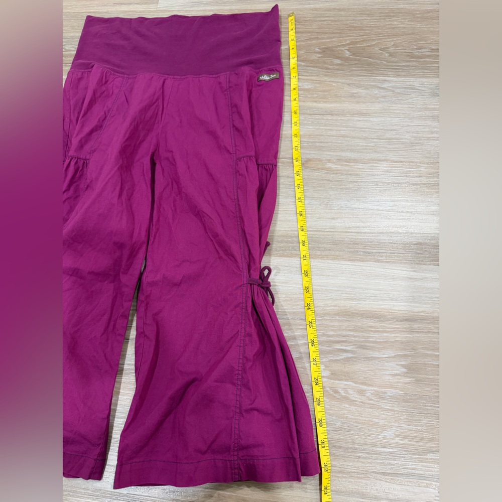 Matilda Jane Size M Palazzo Pants 
Capris Cropped Elastic Waist
Cranberry Red - Picture 12 of 13